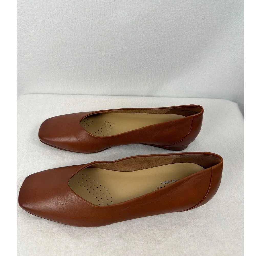 SoftWalk leather flats